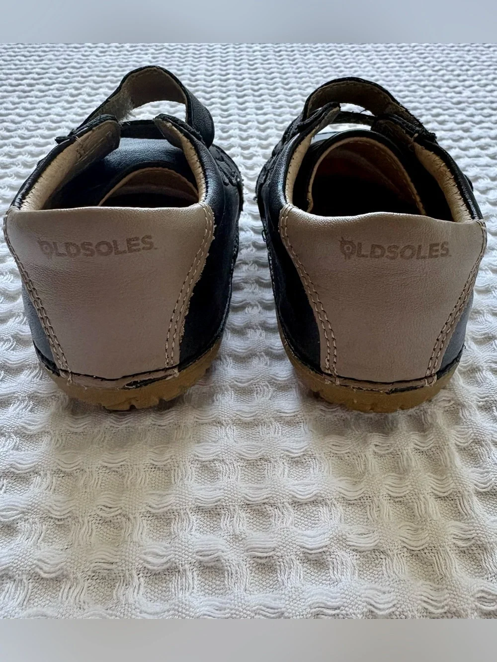 Old Soles Cast Pave Leather Velcro Sneakers Black Taupe Barefoot US 7 Toddler